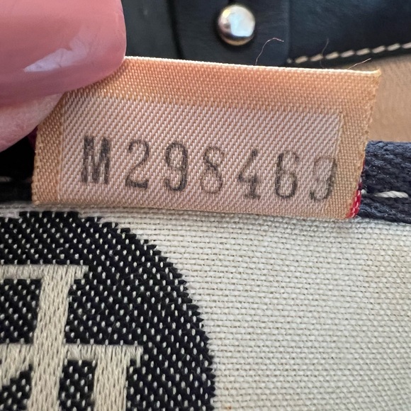 Dooney & Bourke Blue and White Logo Shoulder Bag - Picture 15 of 16